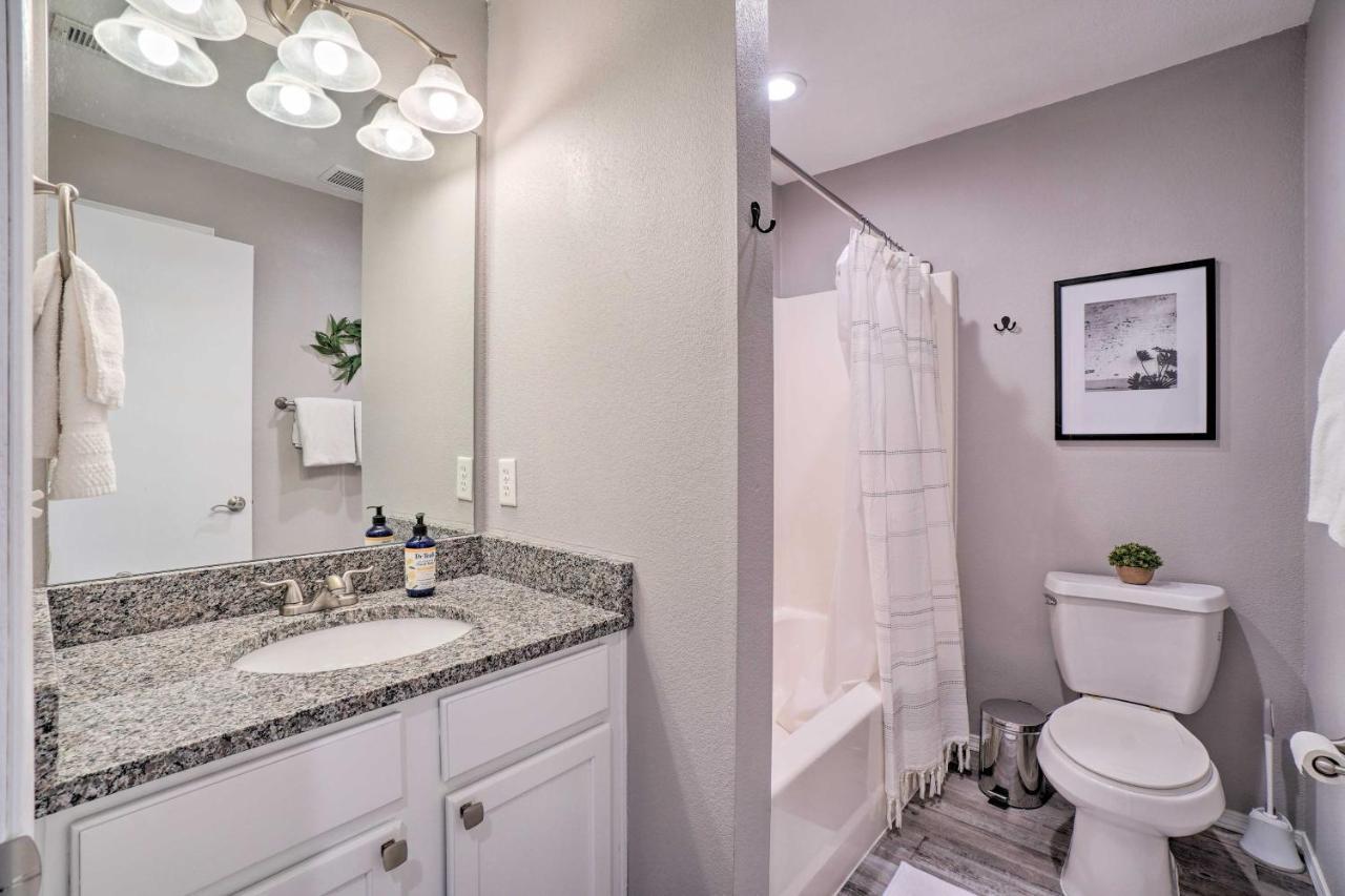 Apartamento Modern With Pool About 7 Mi To Landing!